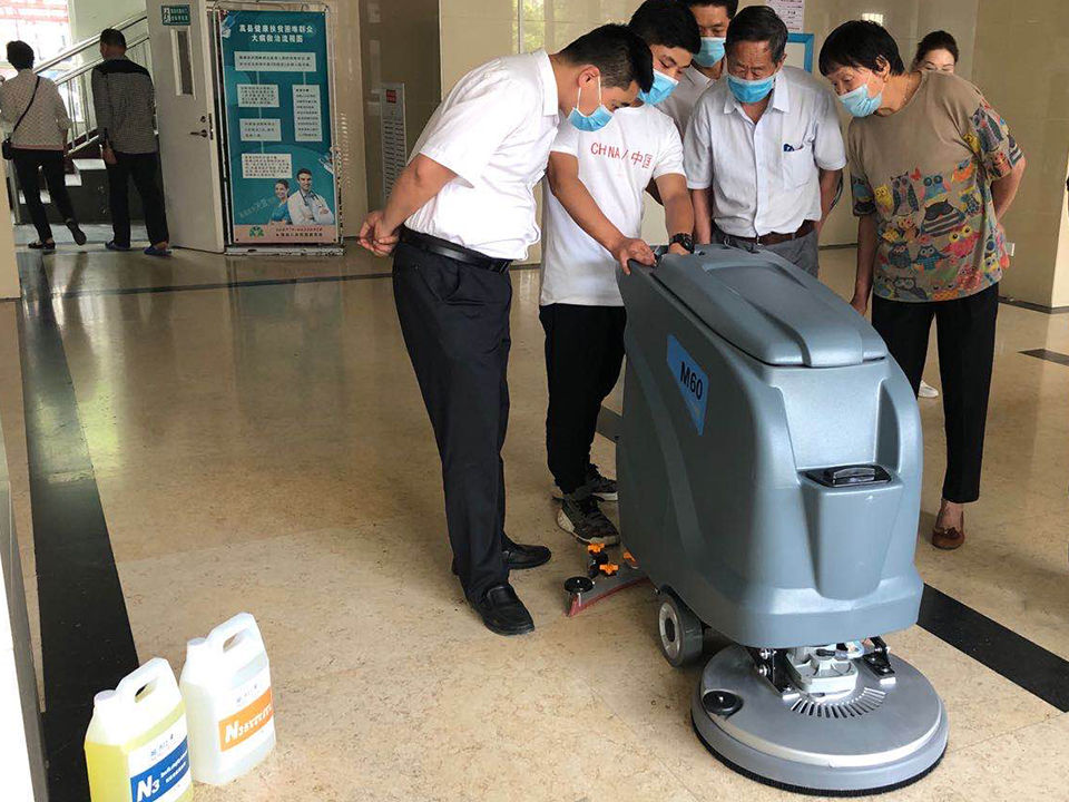 全自动洗地机清洁运用